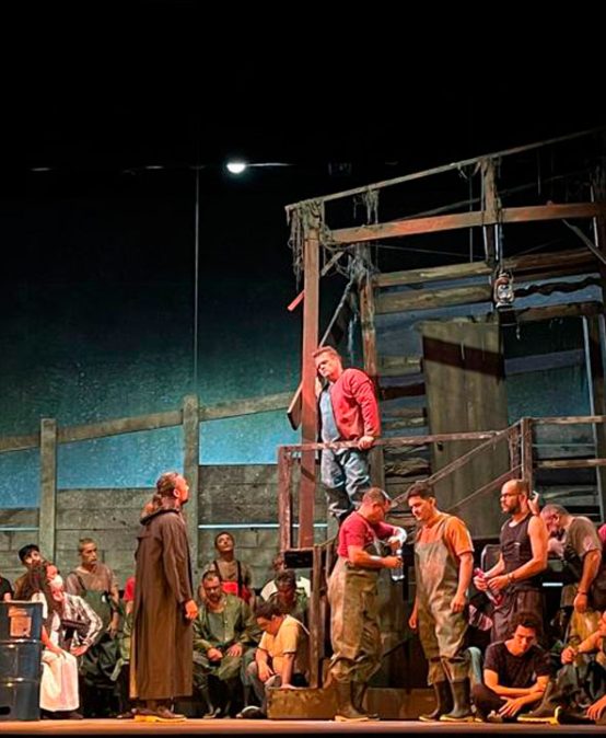 El profesor de artes escénicas Pedro Salazar dirigió Peter Grimes en el 24 Festival Amazonas de Ópera