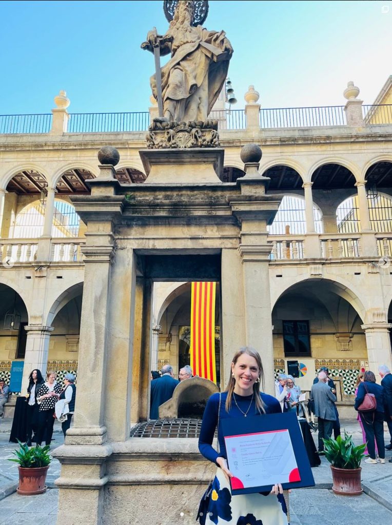 Camila Gómez Zuleta gana el premio de la Fundació Mercè Rodoreda por su tesis doctoral sobre personajes infantiles.